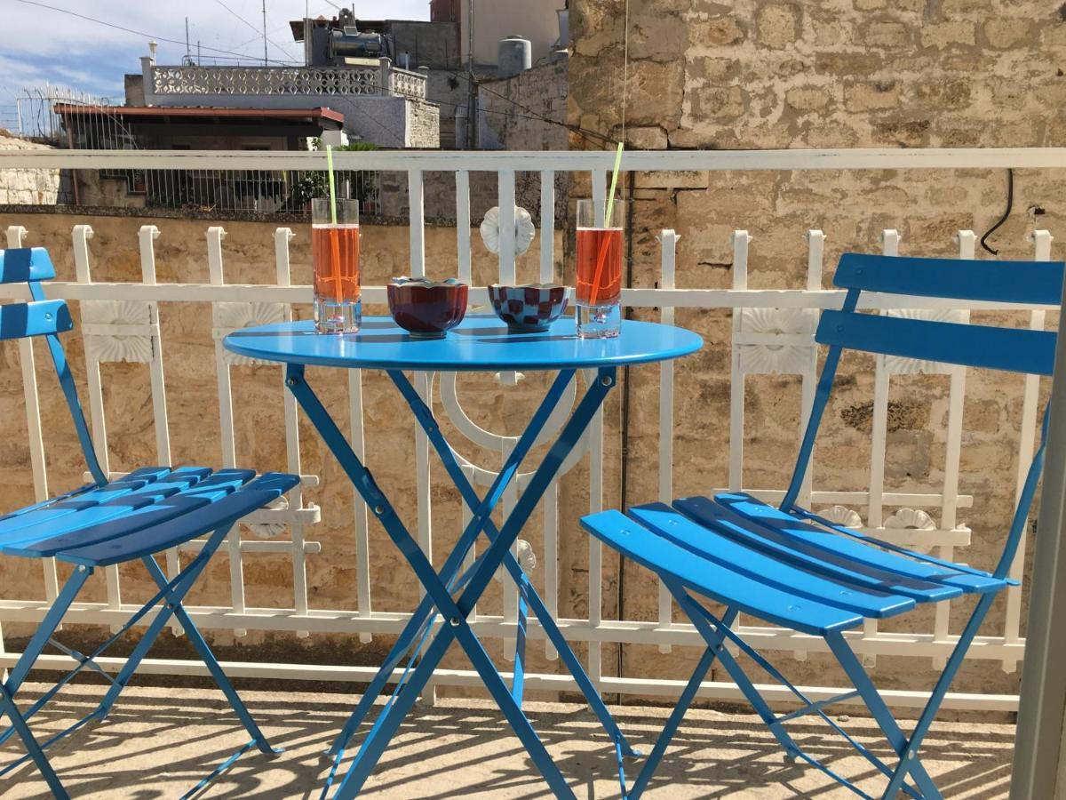شقة La Terrazza Sul Mare - Dimora Di Charme جيوفيناتسو المظهر الخارجي الصورة